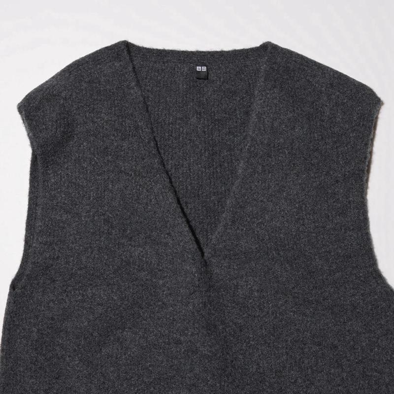 Uniqlo 3D Knit Soufflé Yarn V Neck Women Vest Olive  US |  RXQW-26571